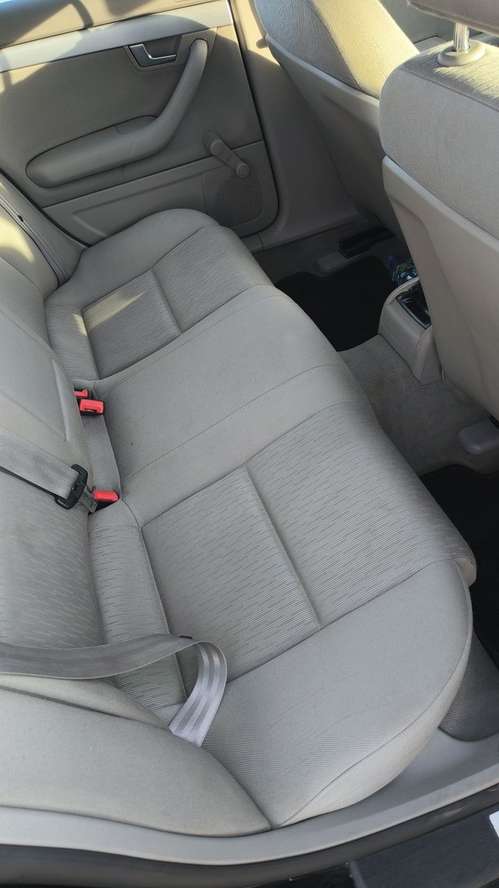 Sprzedam Audi A4 B7 Sedan 2.0 Diesel 140km