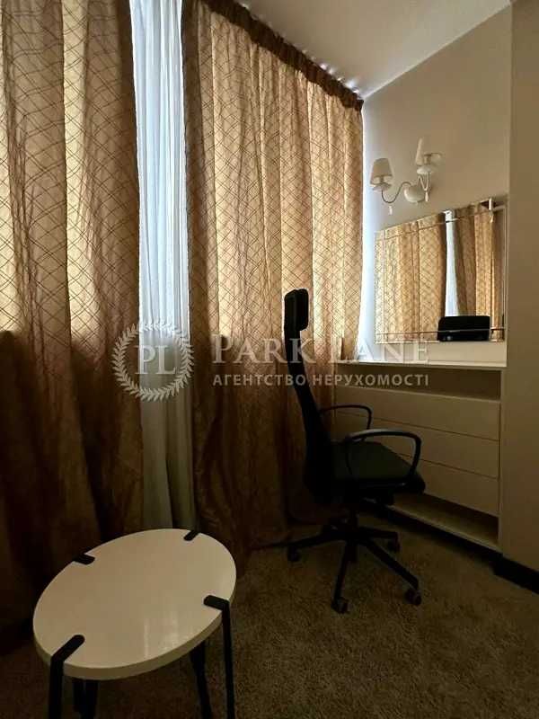 Коновальца 44А, 3 кв-ра, Печерськ, Центр