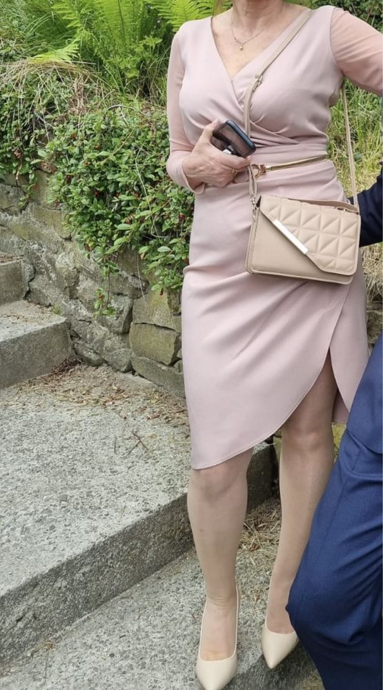 Sukienka pudrowy róż rozmiar 36