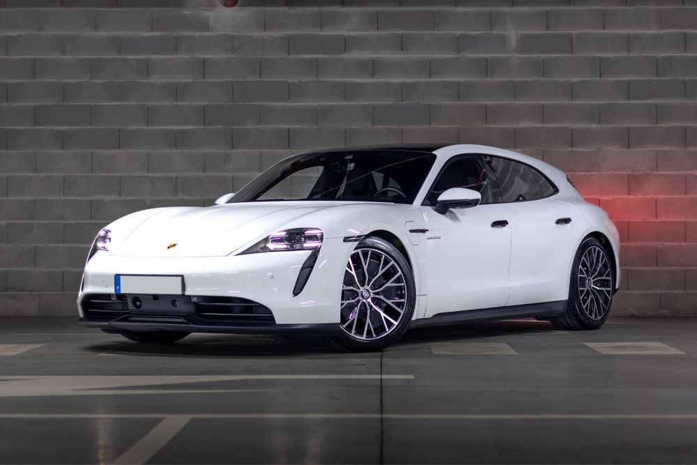 Porsche Taycan Sport Turismo - Performance Plus - FULL EXTRAS