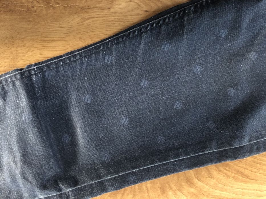 Woskowane spodnie w kropki H&M