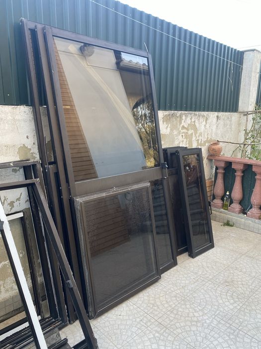 Janelas e calhas de aluminio