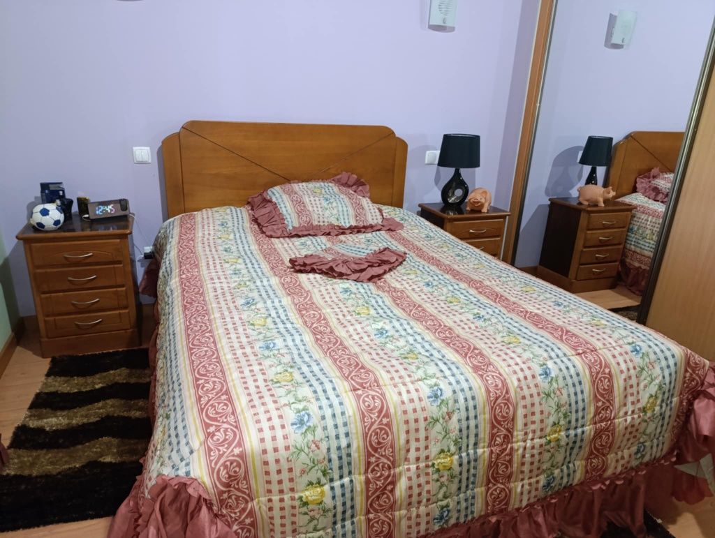 Mobília de quarto de casal madeira maciça