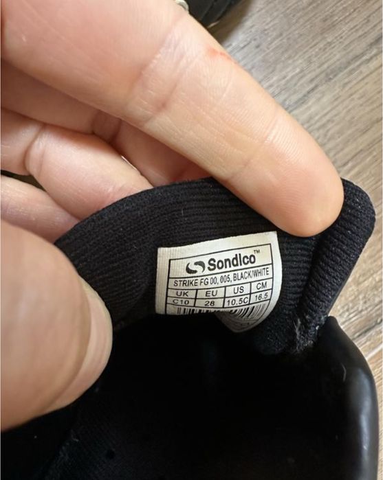 Бутси футзалки футбольні 28 р 16,5 см