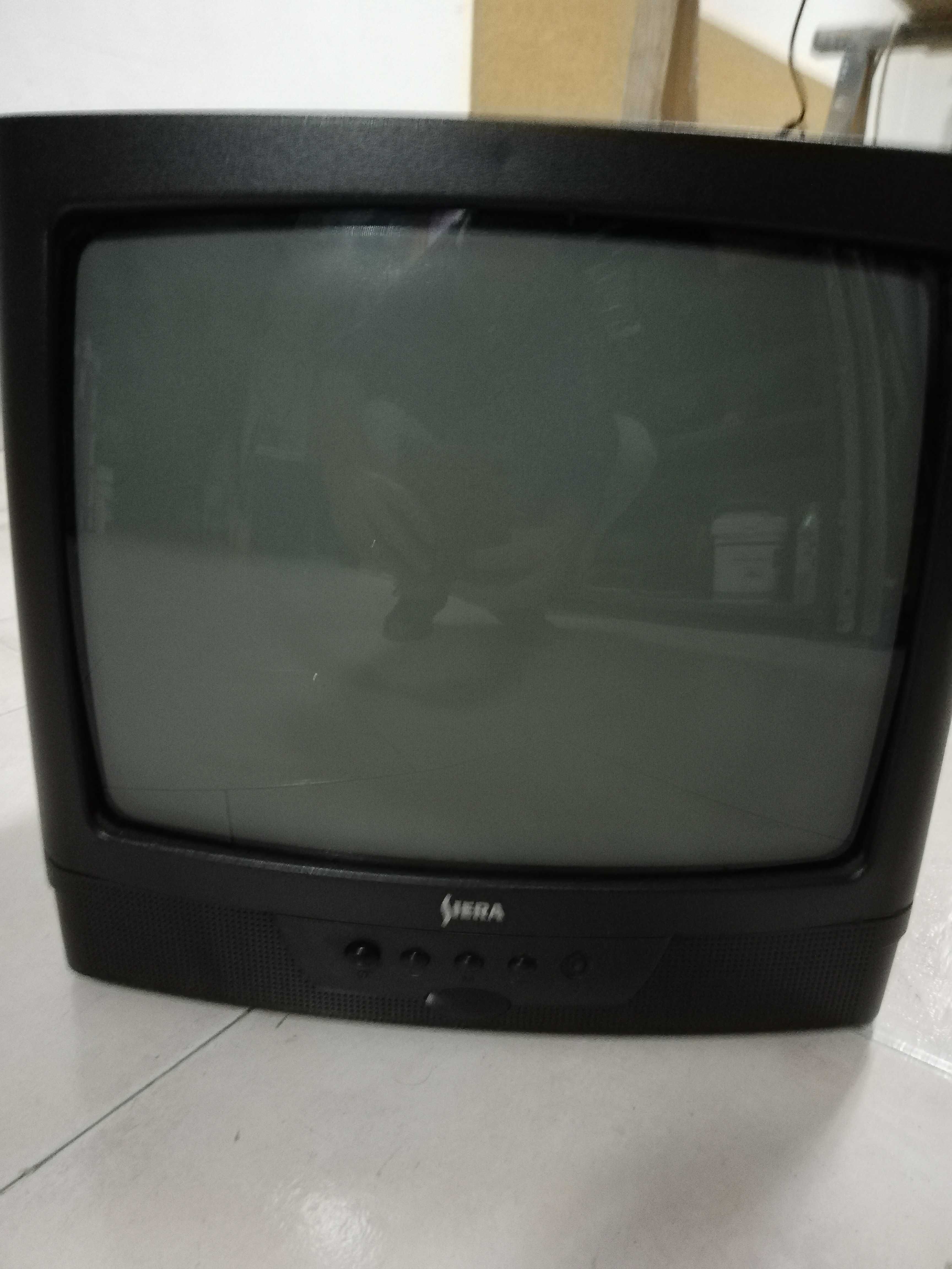 Televisão pequena