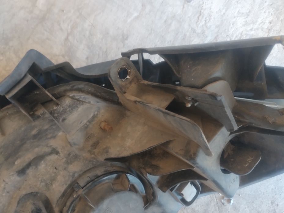 Ліва фара Рено Меган 2