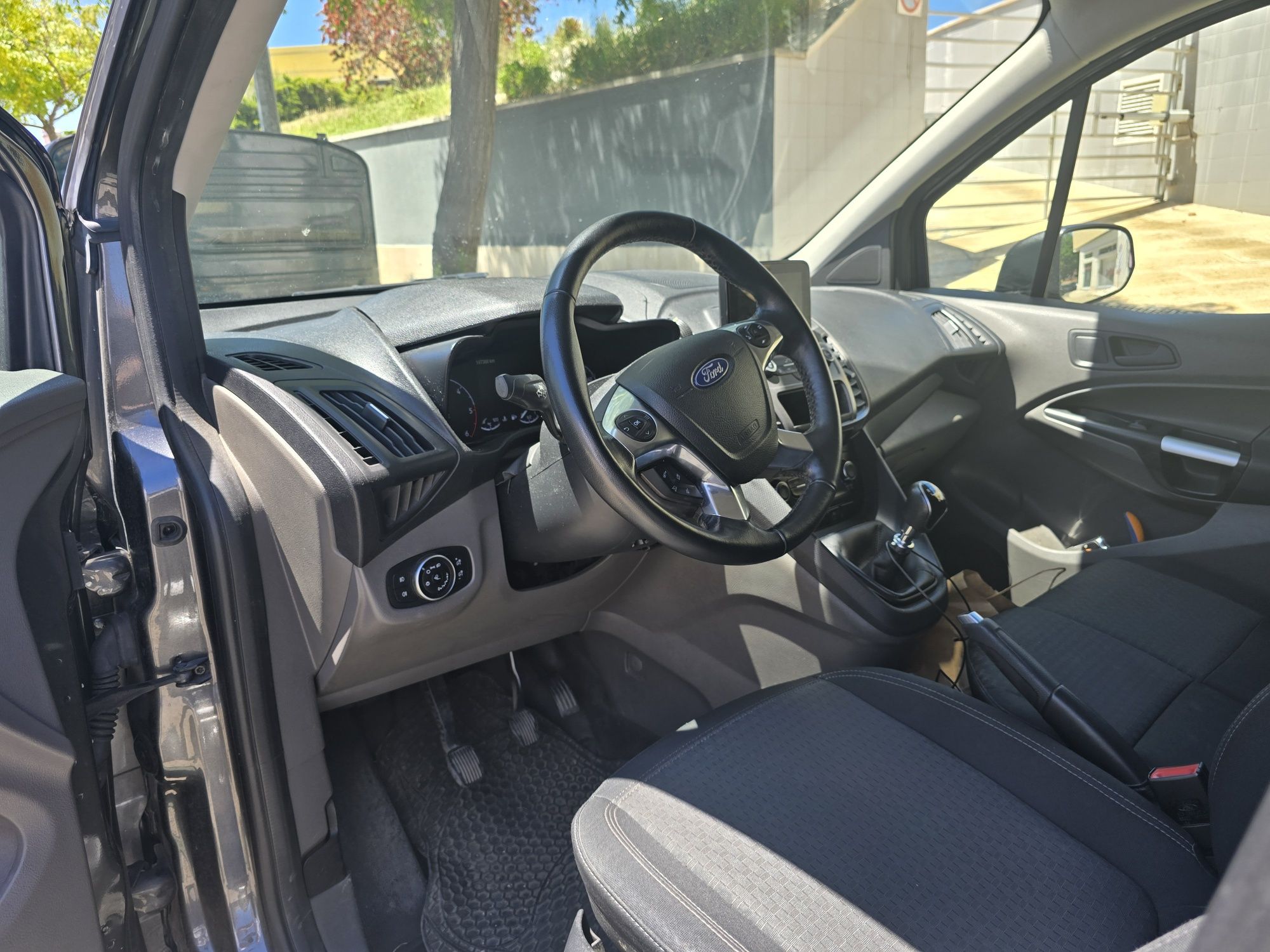 Ford Transit Connect - Auto Fúnebre