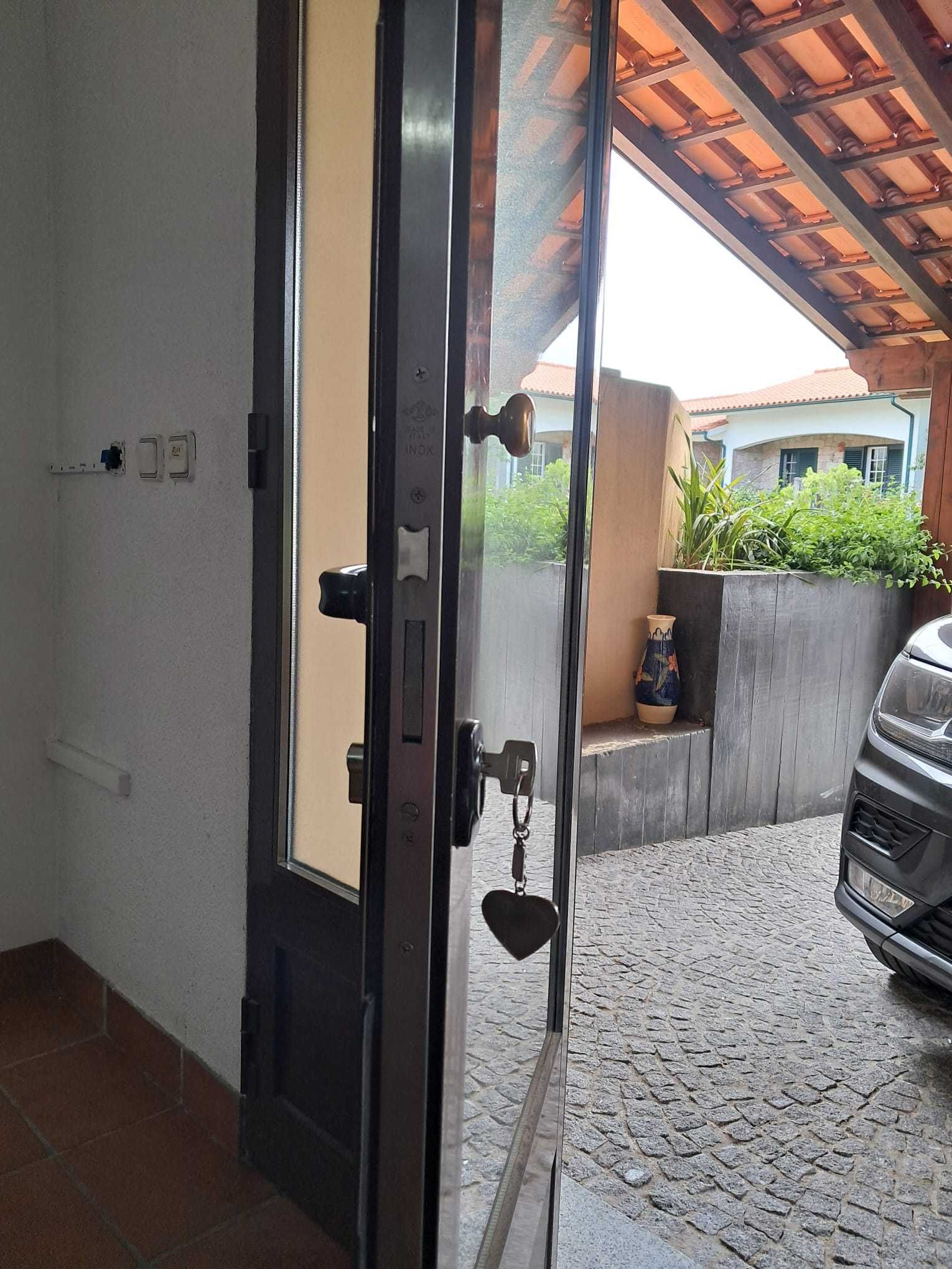 Portão garagem alumínio