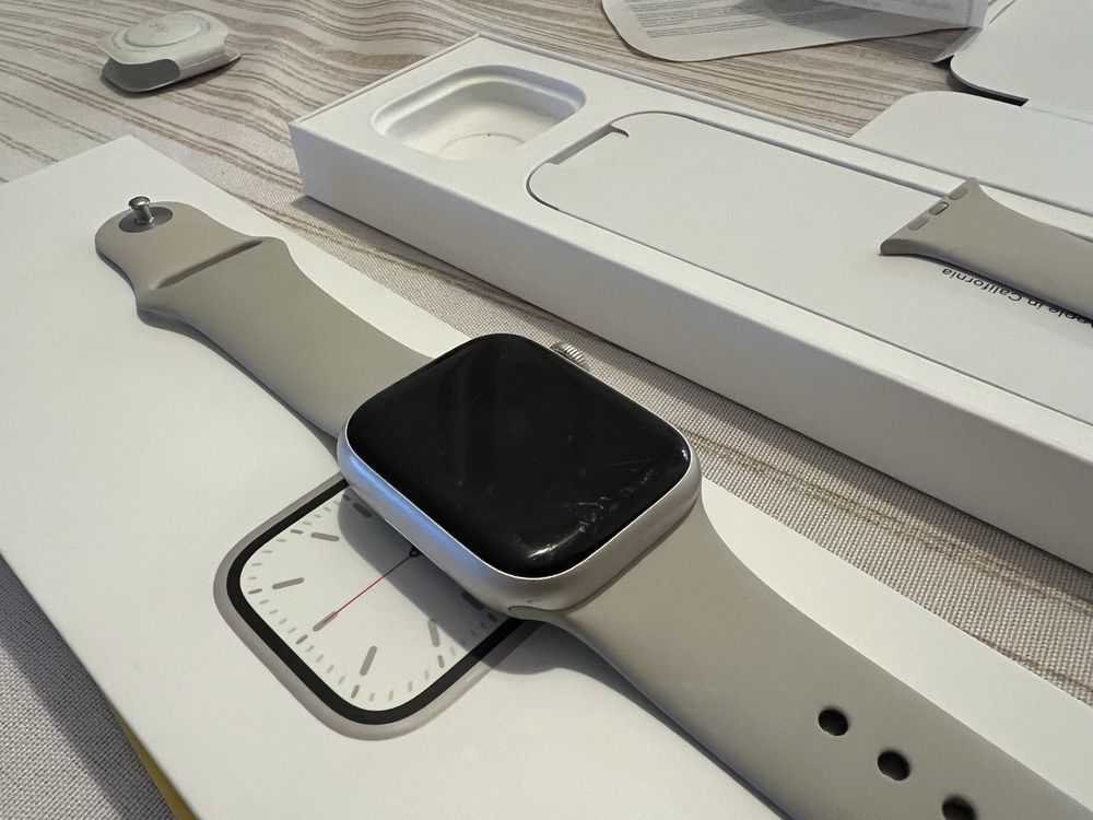 Apple Watch 7 41mm Starlight Aluminium Case