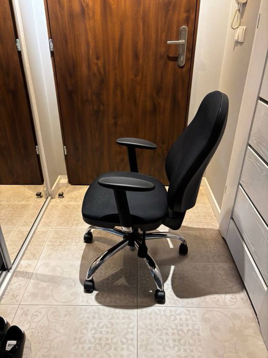 Krzeslo obrotowe biurowe