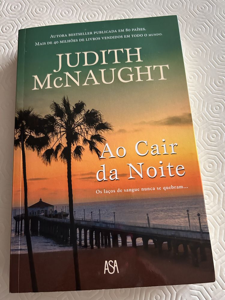 Livro “Ao cair da noite” de Judith Mcnaught