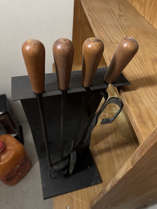 Ferramentas lareira com cabos de madeira