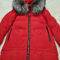 Зимове пальто з натуральним коміром