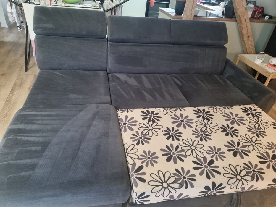 Sprzedam narożnik z pufami