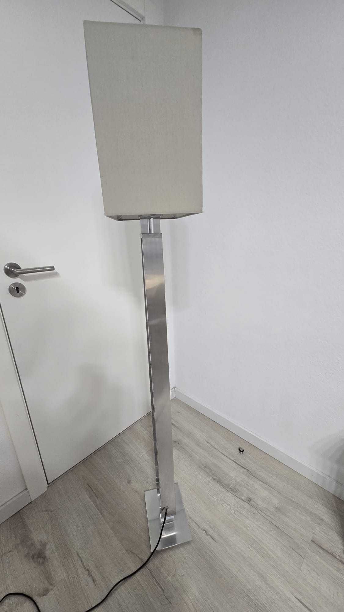 Candeeiro de pé- Design Ikea
