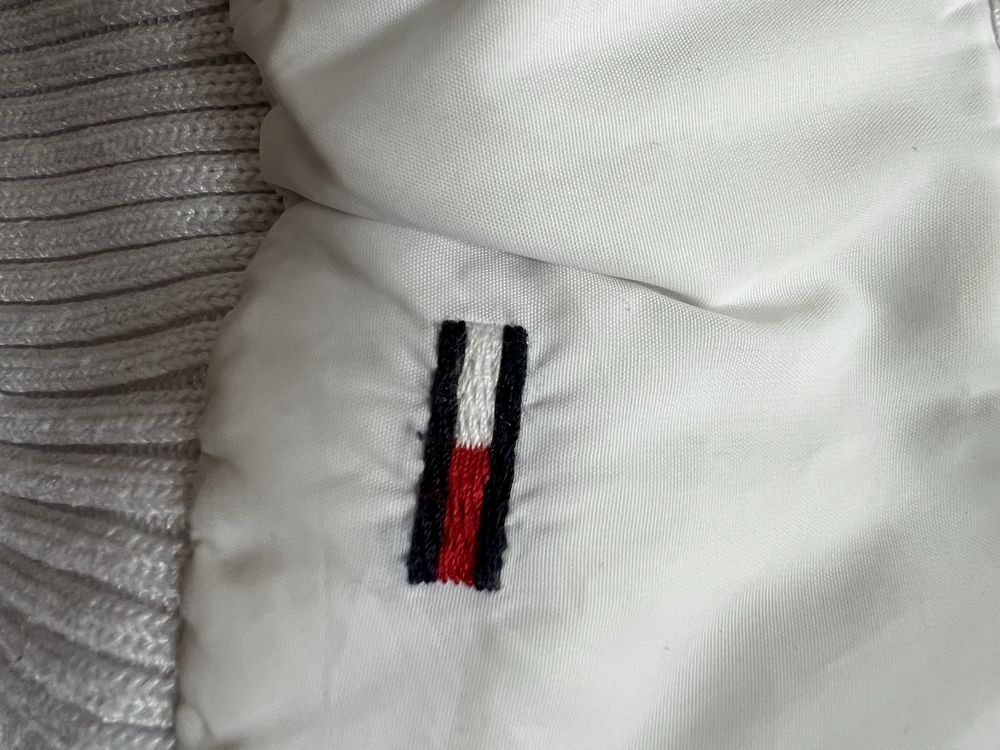 Bezrękawnik puchowy damski S Tommy Hilfiger kamizelka biały
