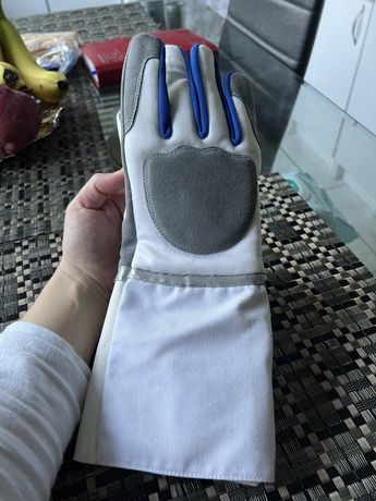 Перчатка для фехтования