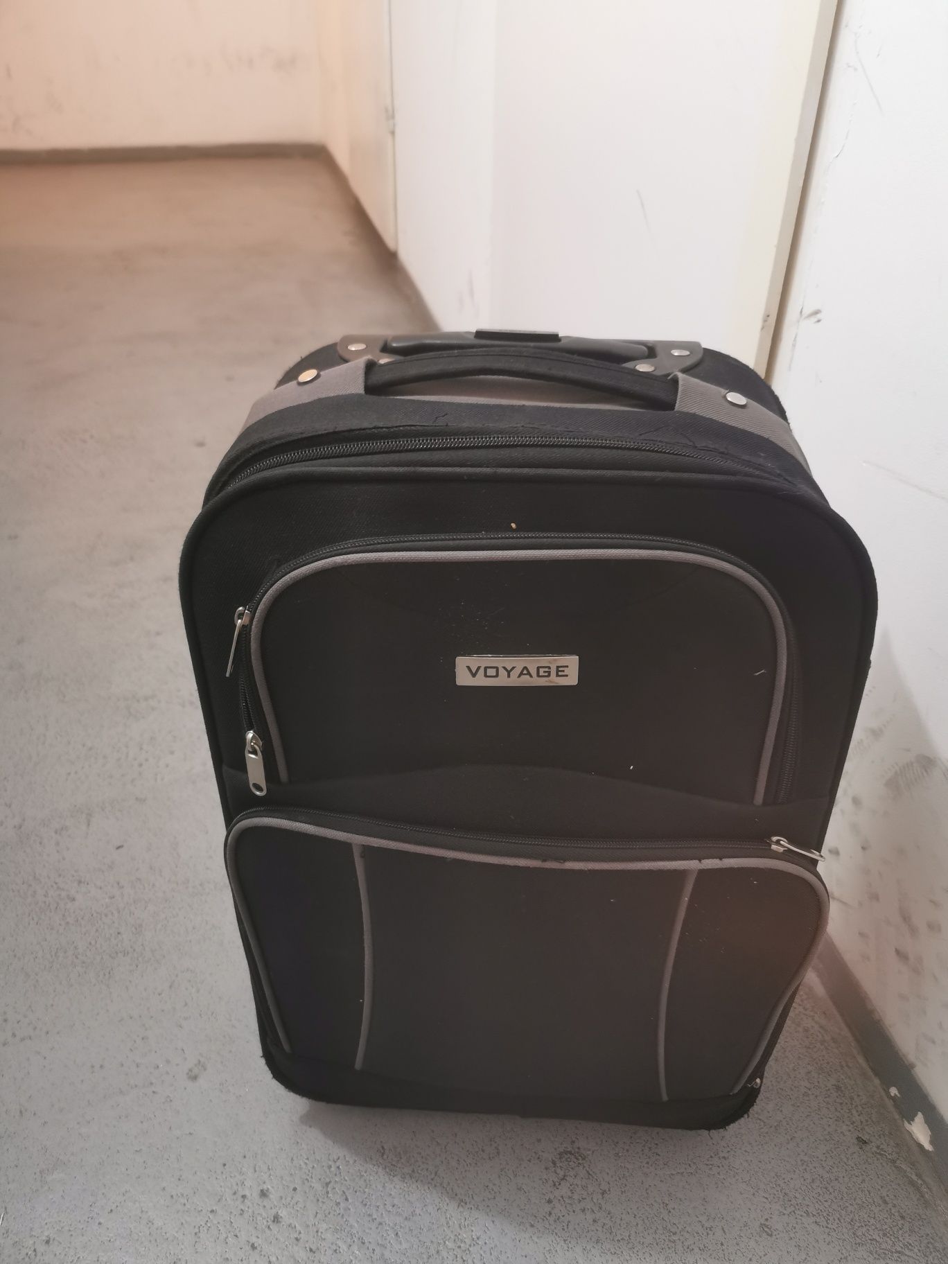Walizka podróżna voyage mała