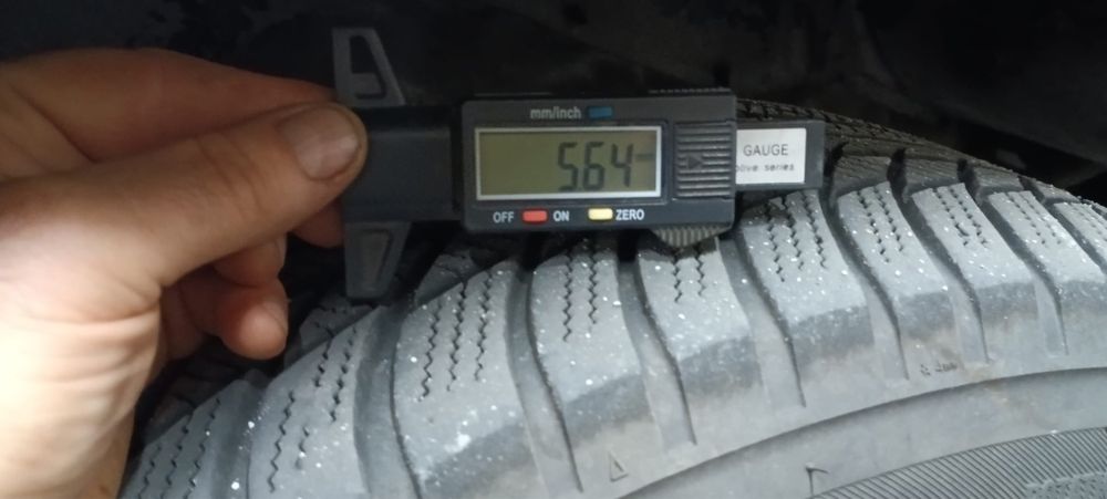 Komplet opon zimowych bridgestone blizzak 215/65 r17