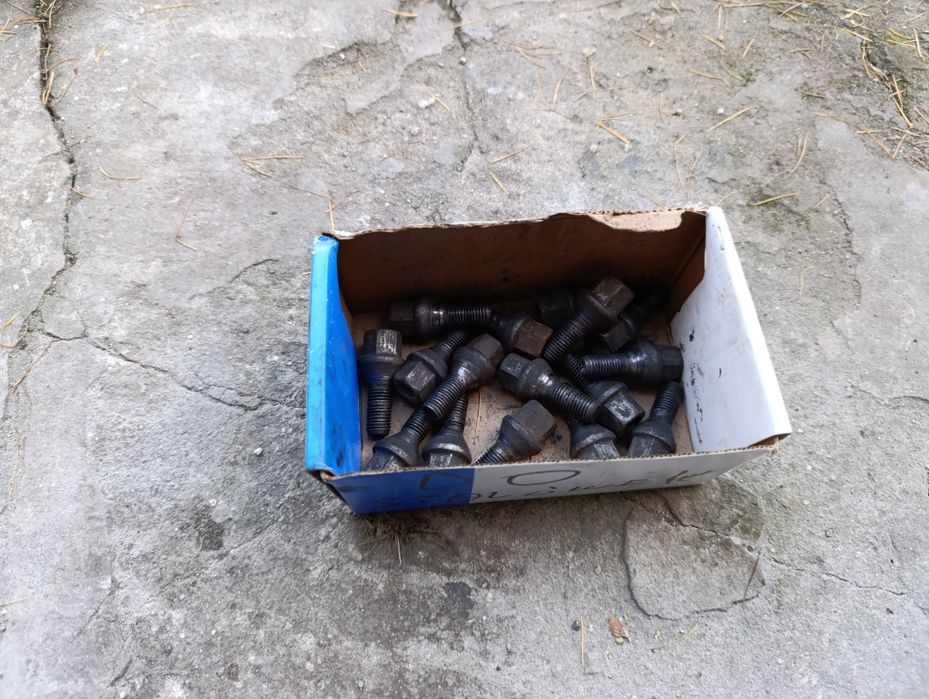 Felgi stalowe z oponami letnimi R14 4x100 60.1 mm