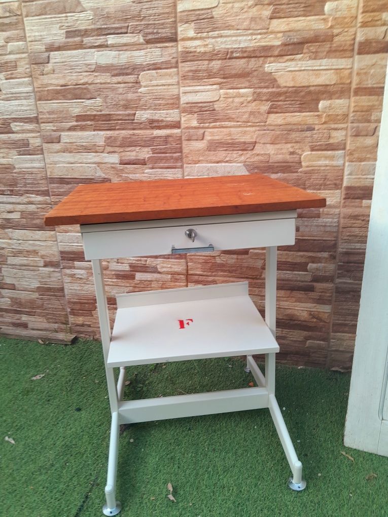 Antiga porta de enfermaria anos 60