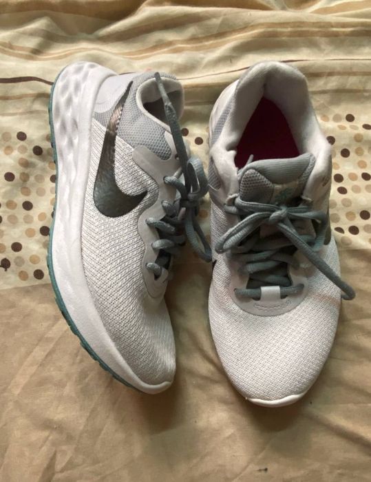 Кросівки жіночі бігові, легкі Nike Revolution 6