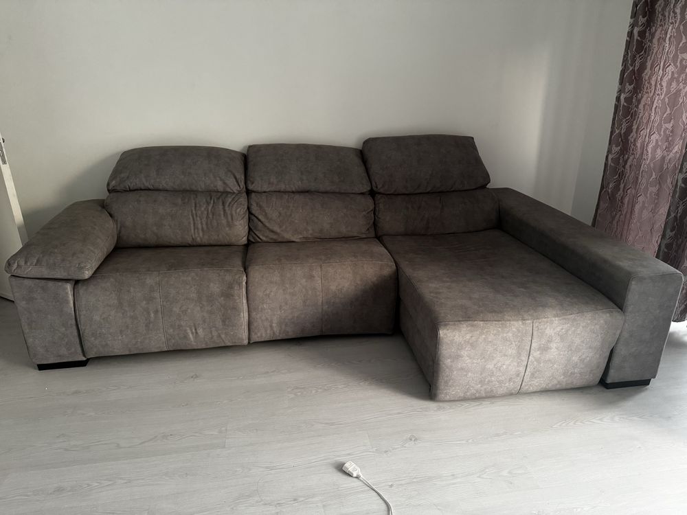 Sofá semi novo, conservado