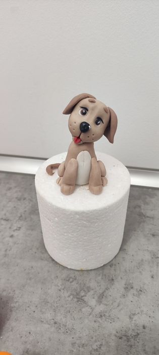 Piesek z masy cukrowej na tort jadalna figurka