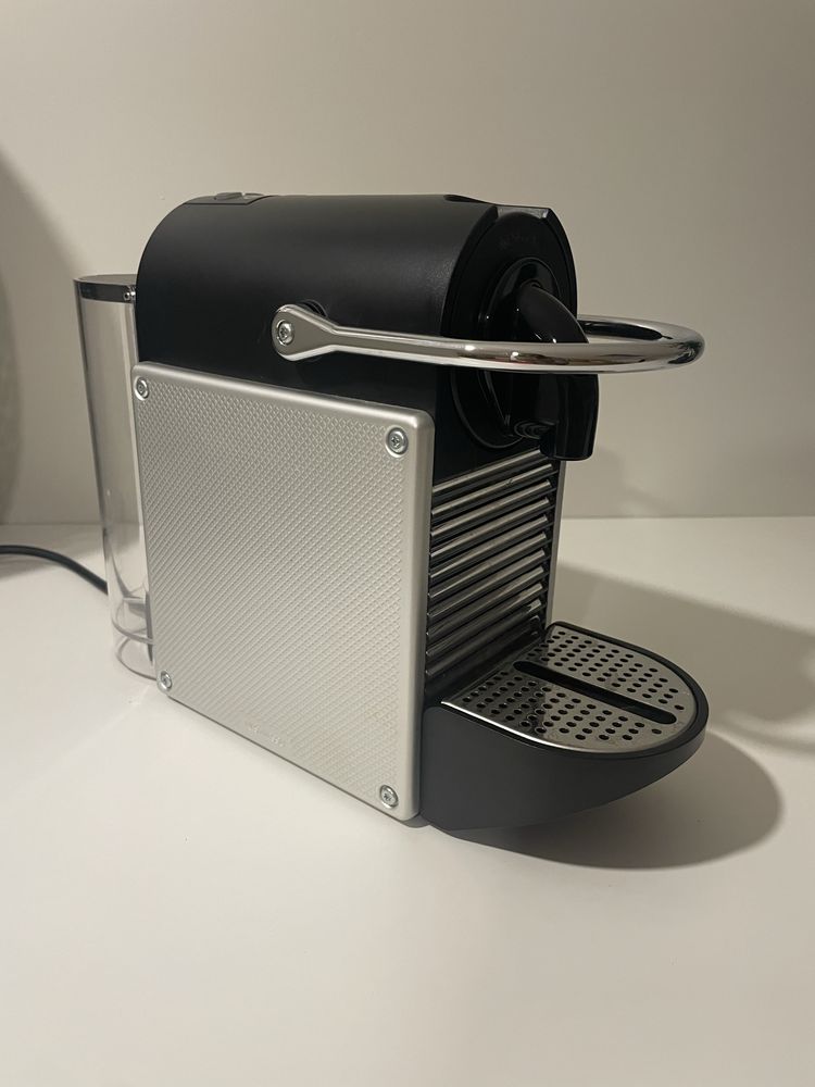 Maquina cafe Nespresso Pixie