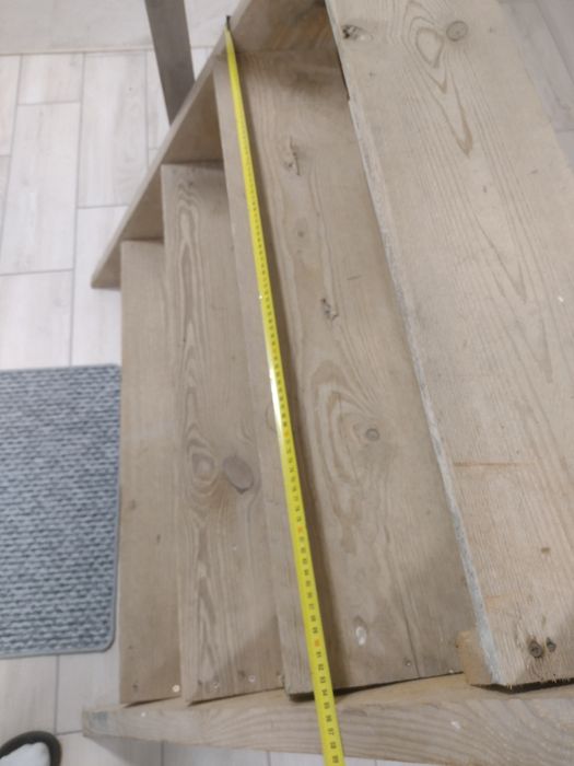 Schody drewniane budowlane