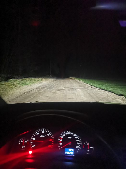 Przeróbki lamp regeneracja odbłyśników montaż biled bi-led ringów led