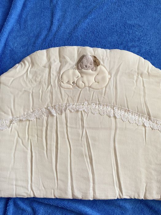 Захисний бортик на дитячу кроватку.