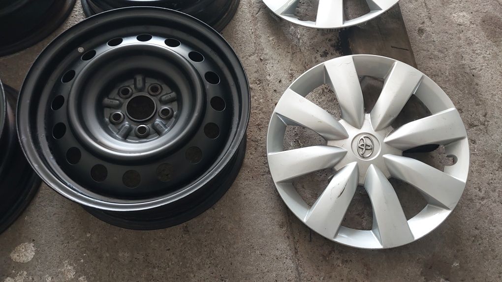 Felgi stalowe Toyota 5x100 6,5J16 ET45 + kołpaki