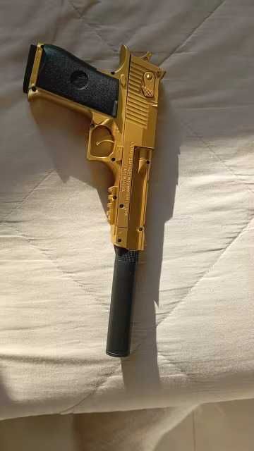 Дитячий іграшковий пістолет Desert Eagle та Glock 18