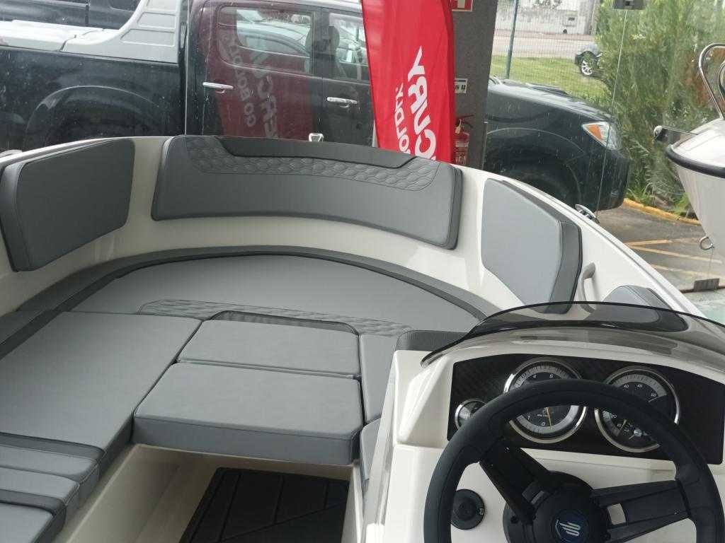 Barco BAYLINER M15 equipado com motor Mercury 50HP ELPT EFI  NOVO