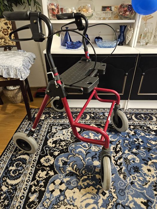 Chodzik balkonik podpórka na kółkach.