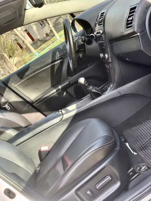 Продам Toyota Avensis T27, дизель 2.2 D4D