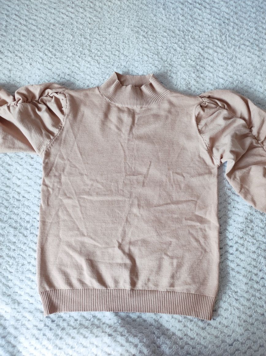 Sweter z bufiastymi rękawami