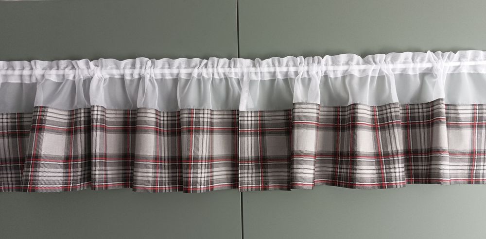 Zazdrostki ze wzorem w szarą kratkę