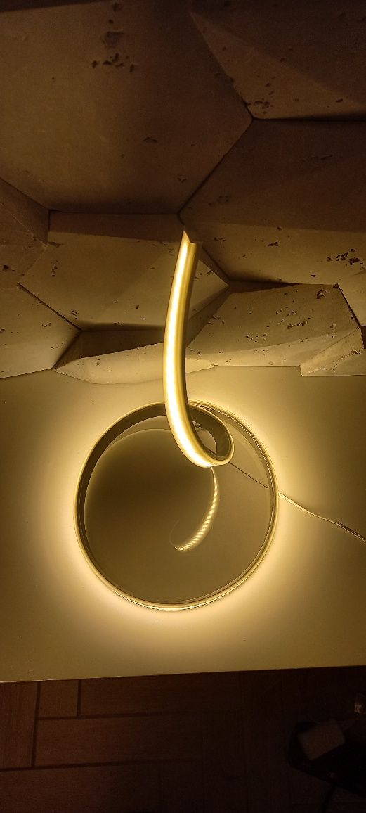 Lampka biurkowa  led