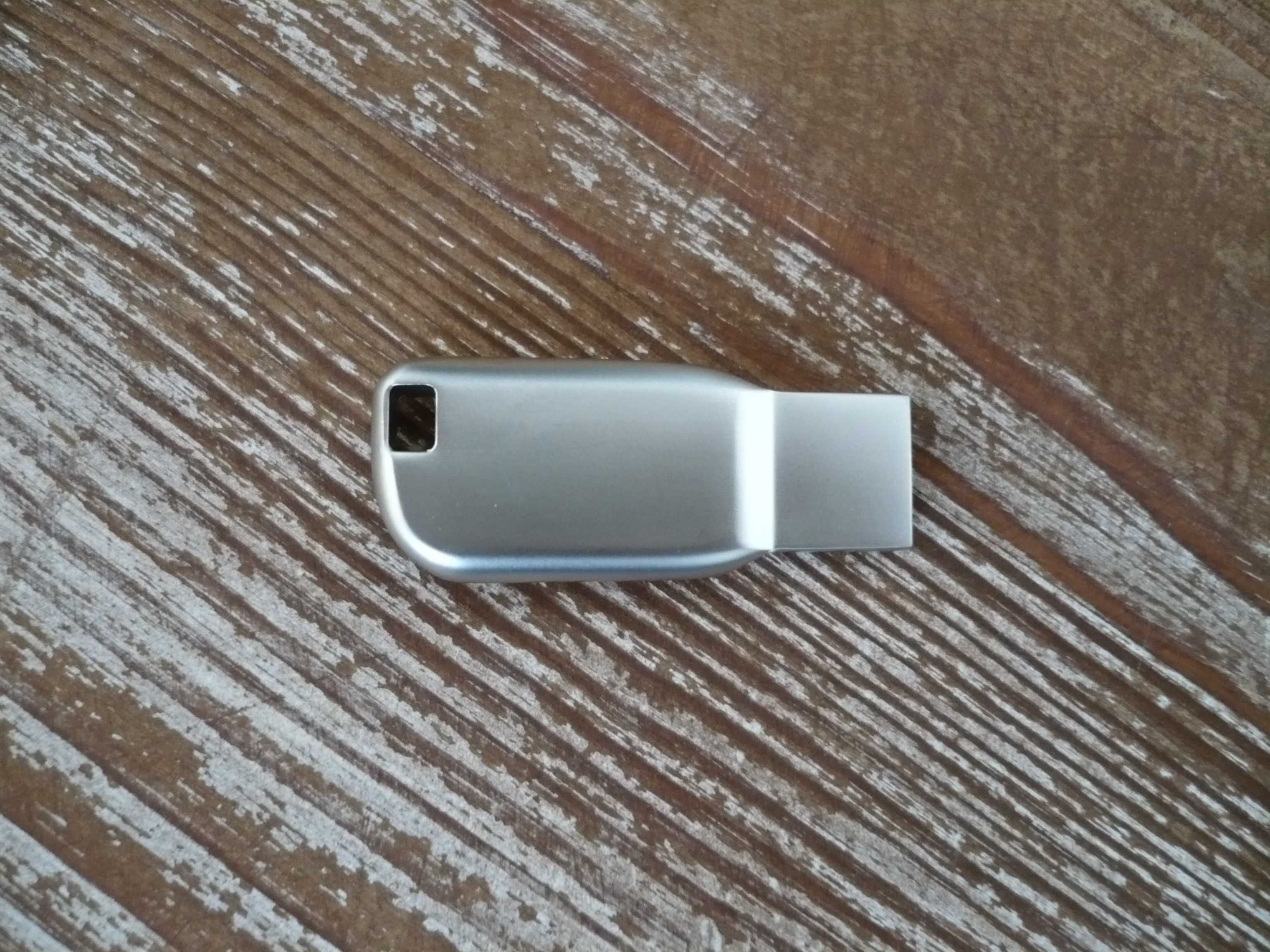 USB накопитель брелок