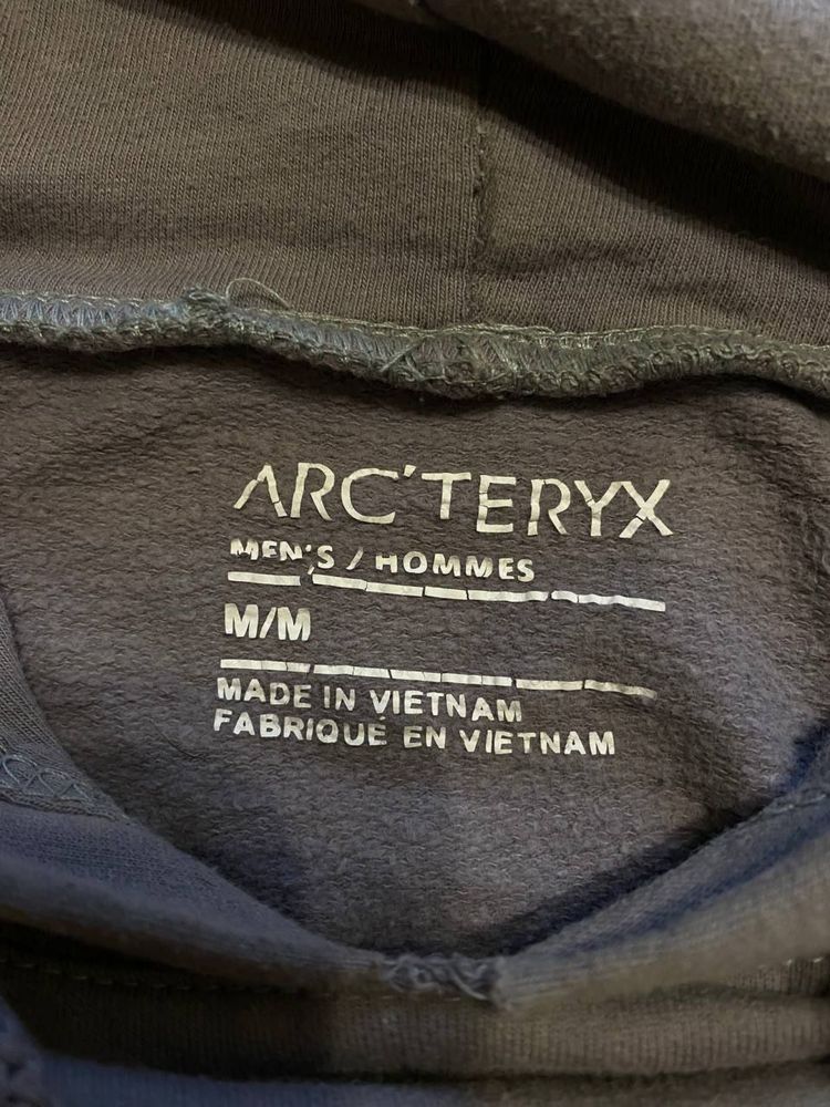 Худи от бренда arcteryx