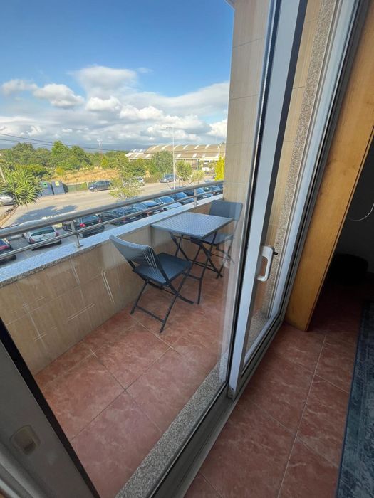 Apartamento T1 com garagem