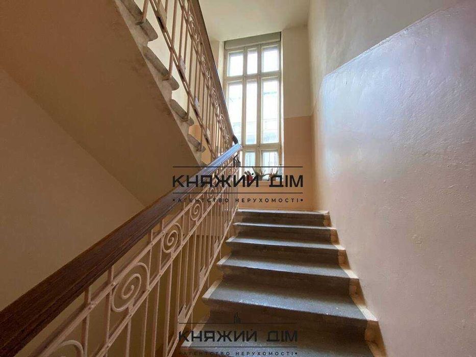 Продаж 3 кімнатна квартира м. Олімпійська КОД 21147044