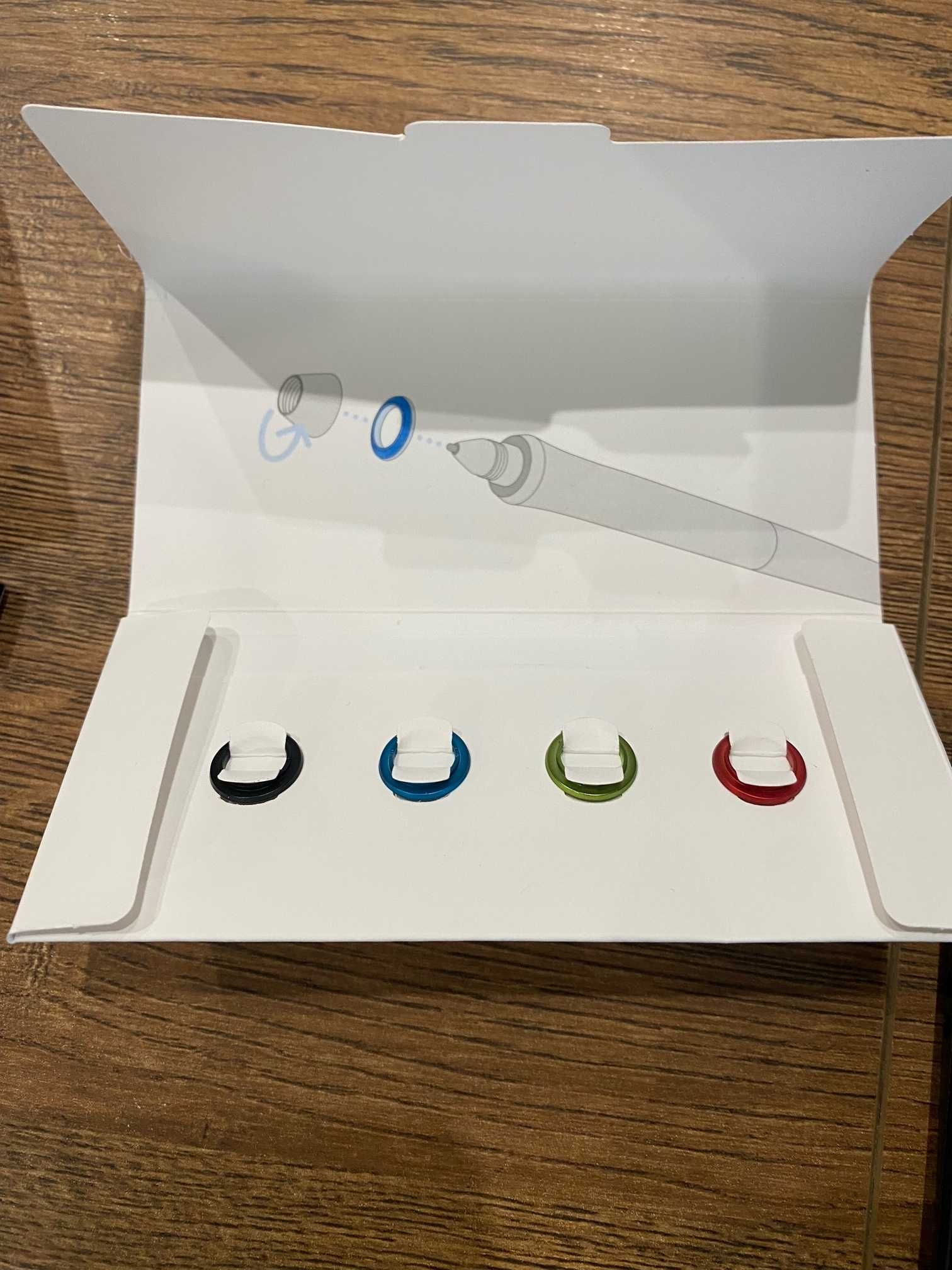 Tablet Graficzny Wacom Intous Pro M + Pro Pen i zestaw rysików
