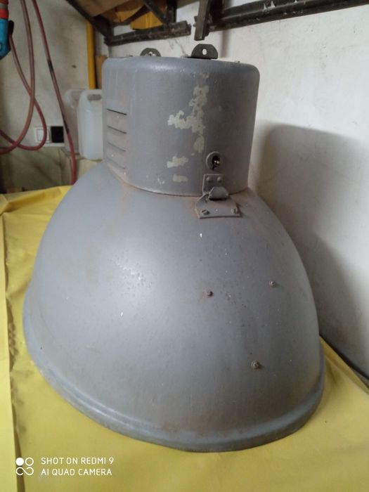 Lampa przemysłowa zabytek