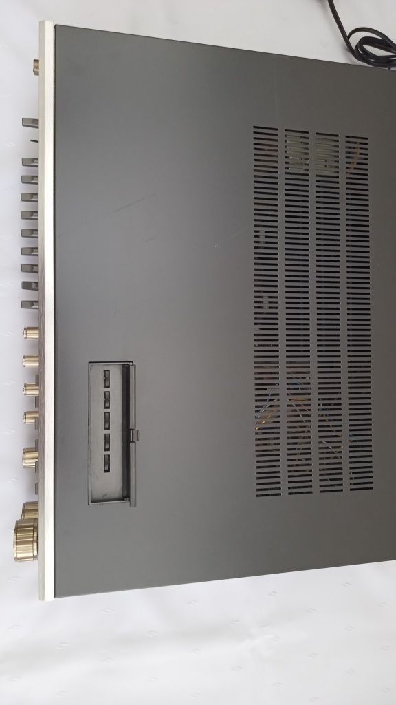 Amplituner ITT Hi-Fi 8033