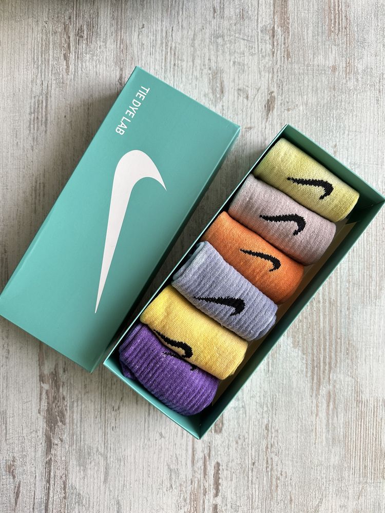 Різнокольорові носки від Nike (6 пар. в упаковці)