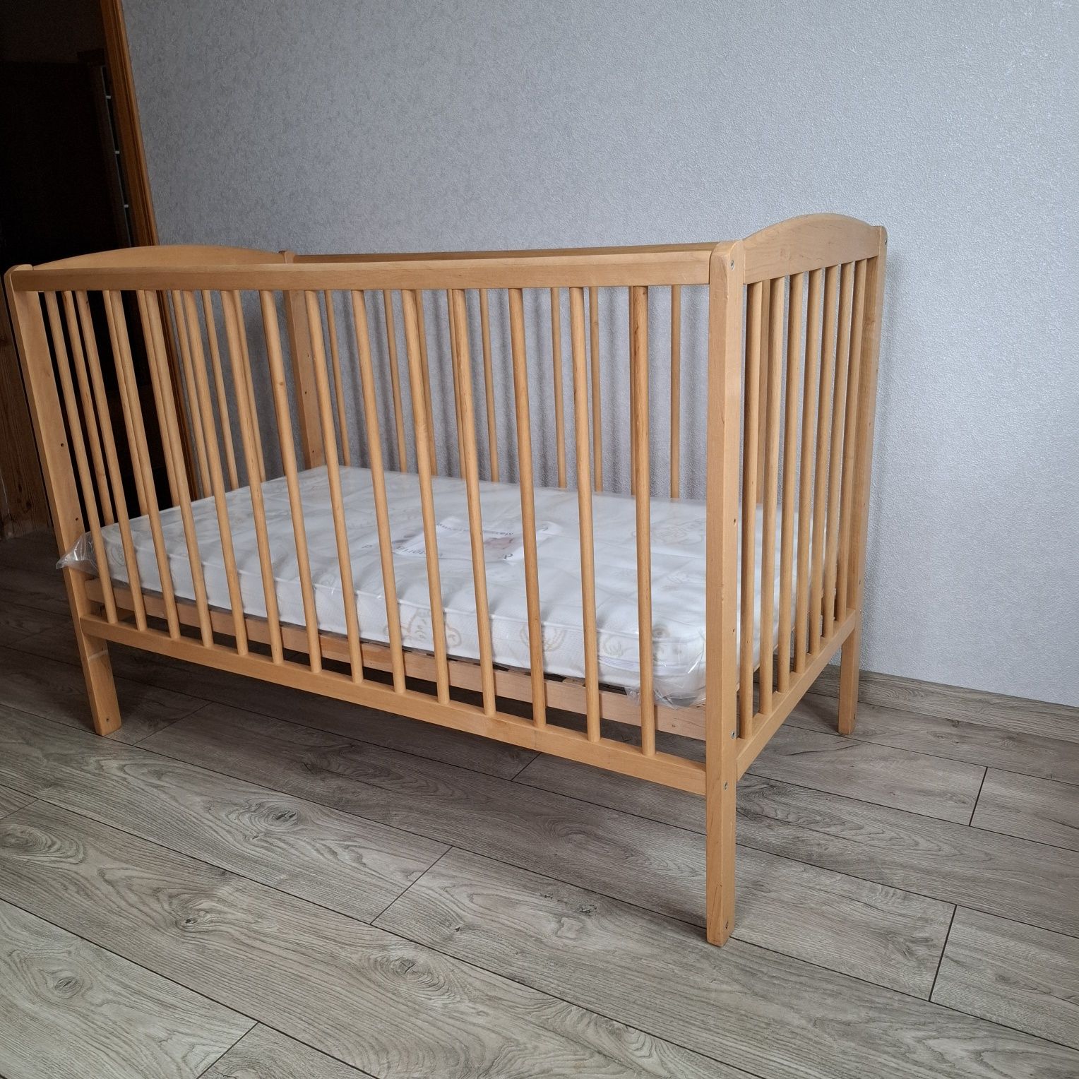 Дитяче ліжечко 1500грн