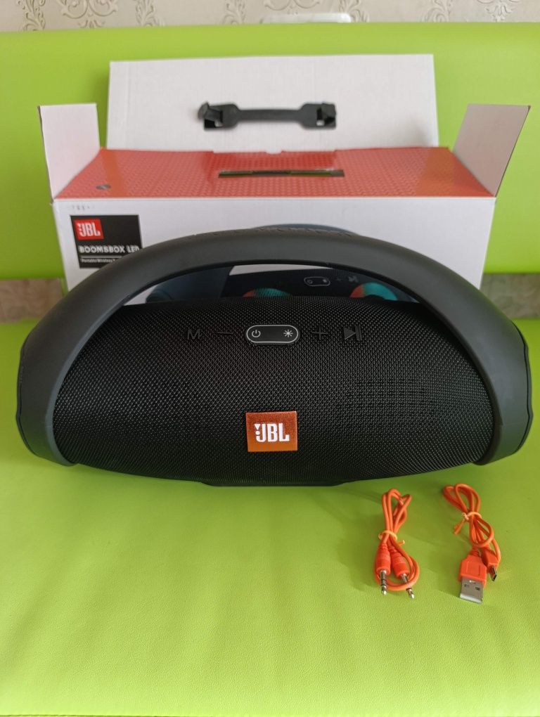колонка JBL Boomsbox LED
